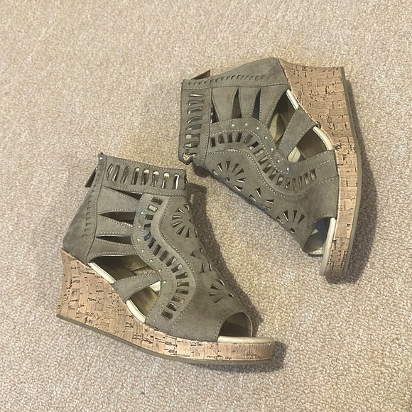 Unlisted - Cutout wedge heels / shoes / sandals - size 5 - Picture 1 of 9